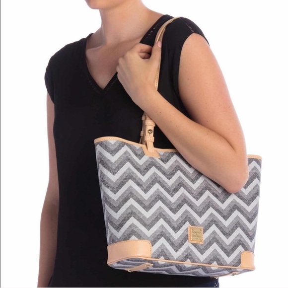 Dooney & Bourke Handbags - NWT Dooney & Bourke Chevron Small Leisure Tote